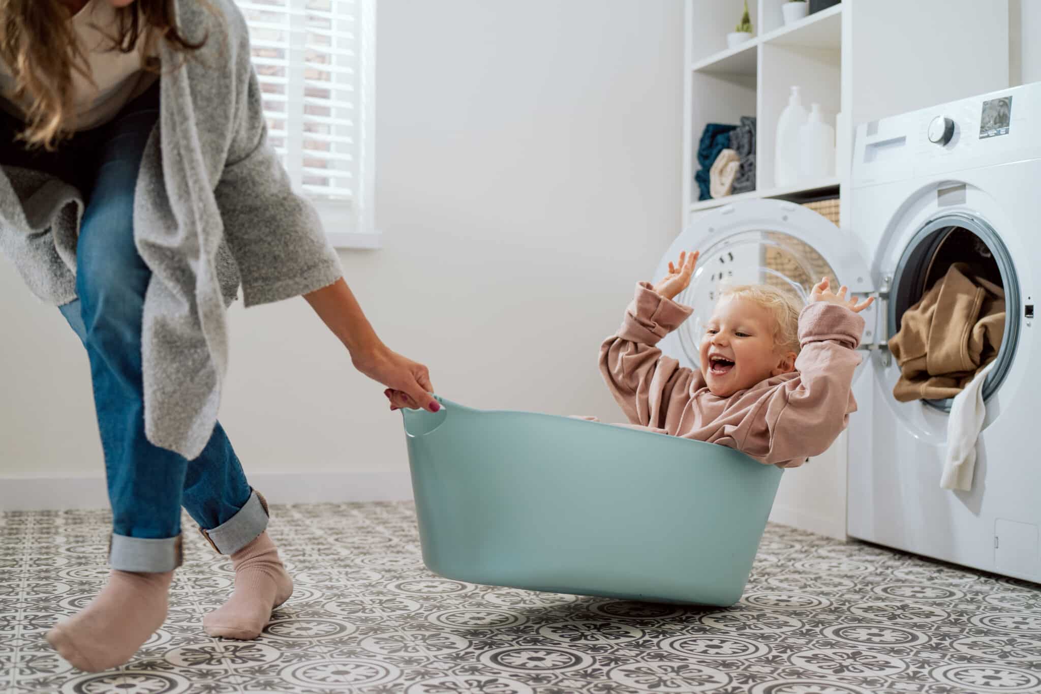 Haushalt mit Baby und Kleinkind
