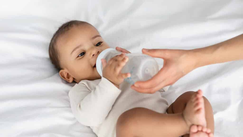 Flaschenmahlzeiten Baby