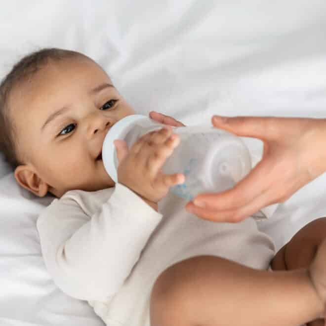 Wie viele Flaschenmahlzeiten braucht ein Baby?