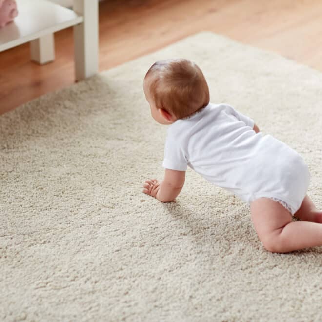 Der Weg ist das Ziel: Wenn Kinder beginnen zu Krabbeln