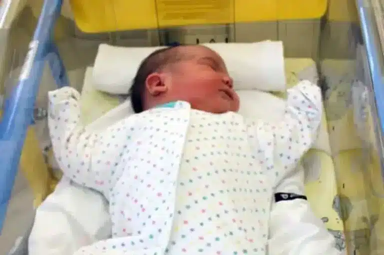 Brandenburg: Baby mit fast 6 Kilo ohne Kaiserschnitt geboren