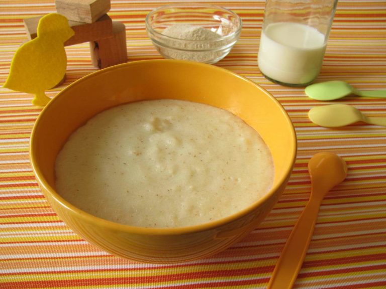 Beikost Rezept: Milchbrei mit Banane und Grieß