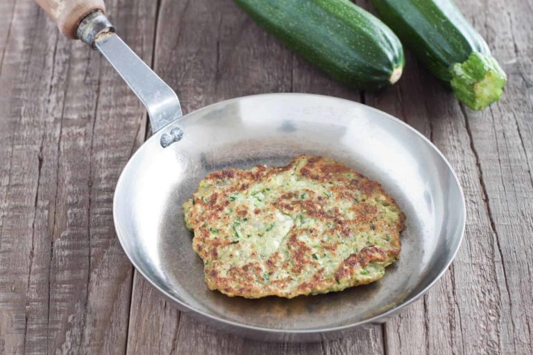 Schnelles Familientisch Rezept: Zucchini-Kartoffel-Bratlinge