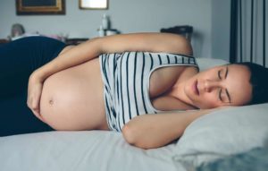 Schlaflos mit Babybauch: 14 Tipps zum ruhigen Schlaf in der Schwangerschaft
