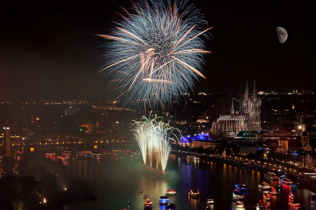 Silvester Feuerwerk in Köln am Dom