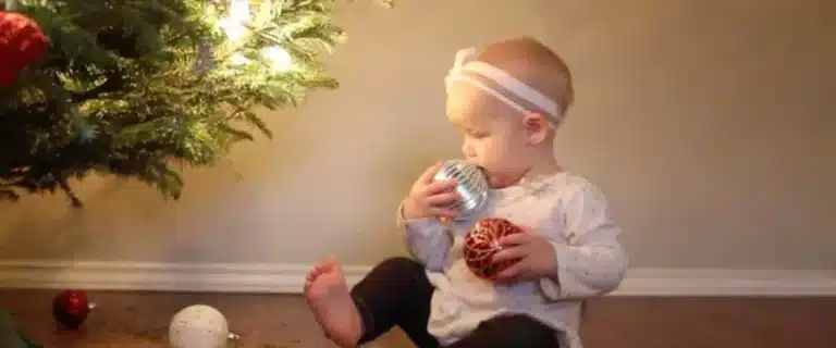 Weihnachten mit Baby: dieses lustige Video ist erschütternd authentisch und extrem niedlich!
