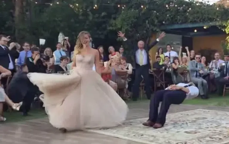 Ein absolut magischer Hochzeitstanz: Braut verzaubert ihren Bräutigam