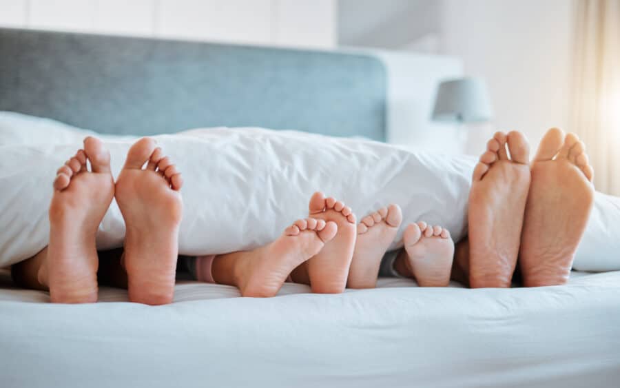 Das Familienbett: Segen oder Fluch für Elternpaare?