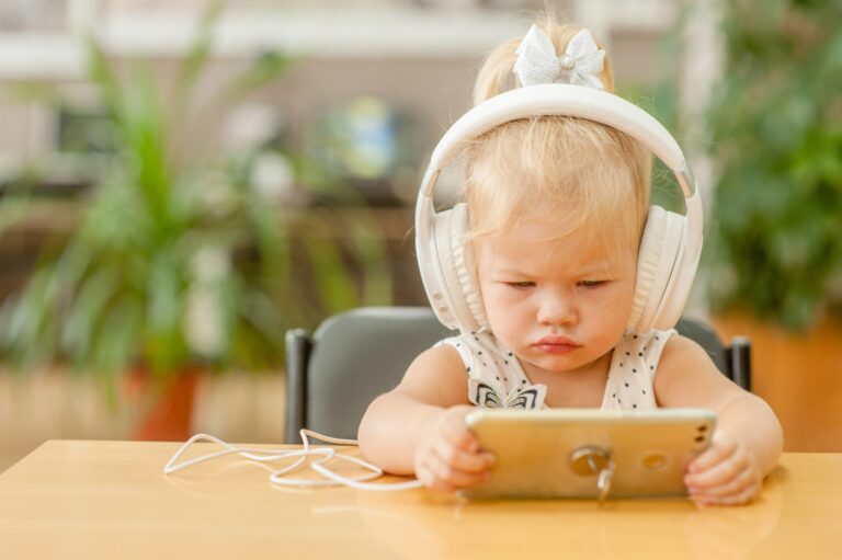 Neue Welt: Wenn der Medienkonsum für Kinder wichtiger wird, als das Spielen