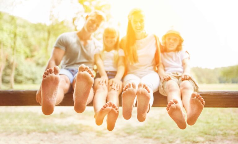 Nagelpilz in der Familie: Kinder schützen!