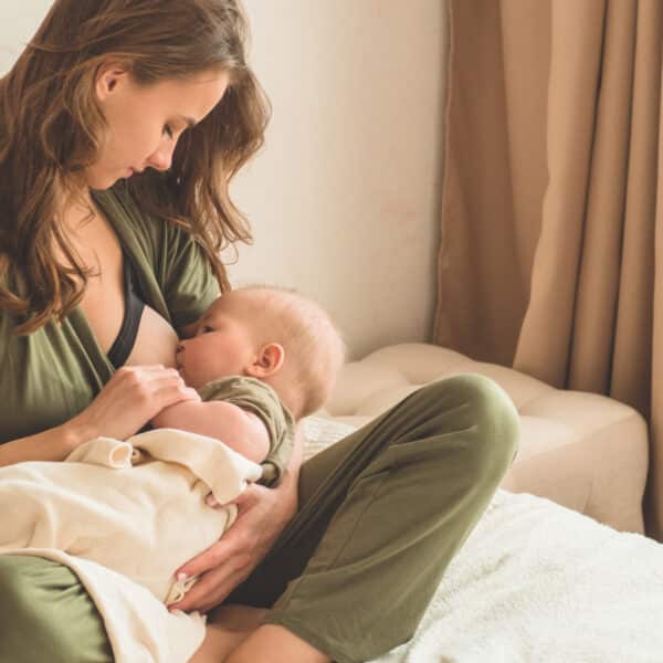 Baby nach Bedarf füttern