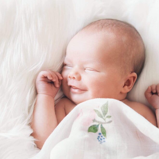 Etwa mit zwei Monaten beginnen Babys „richtig“ zu lächeln