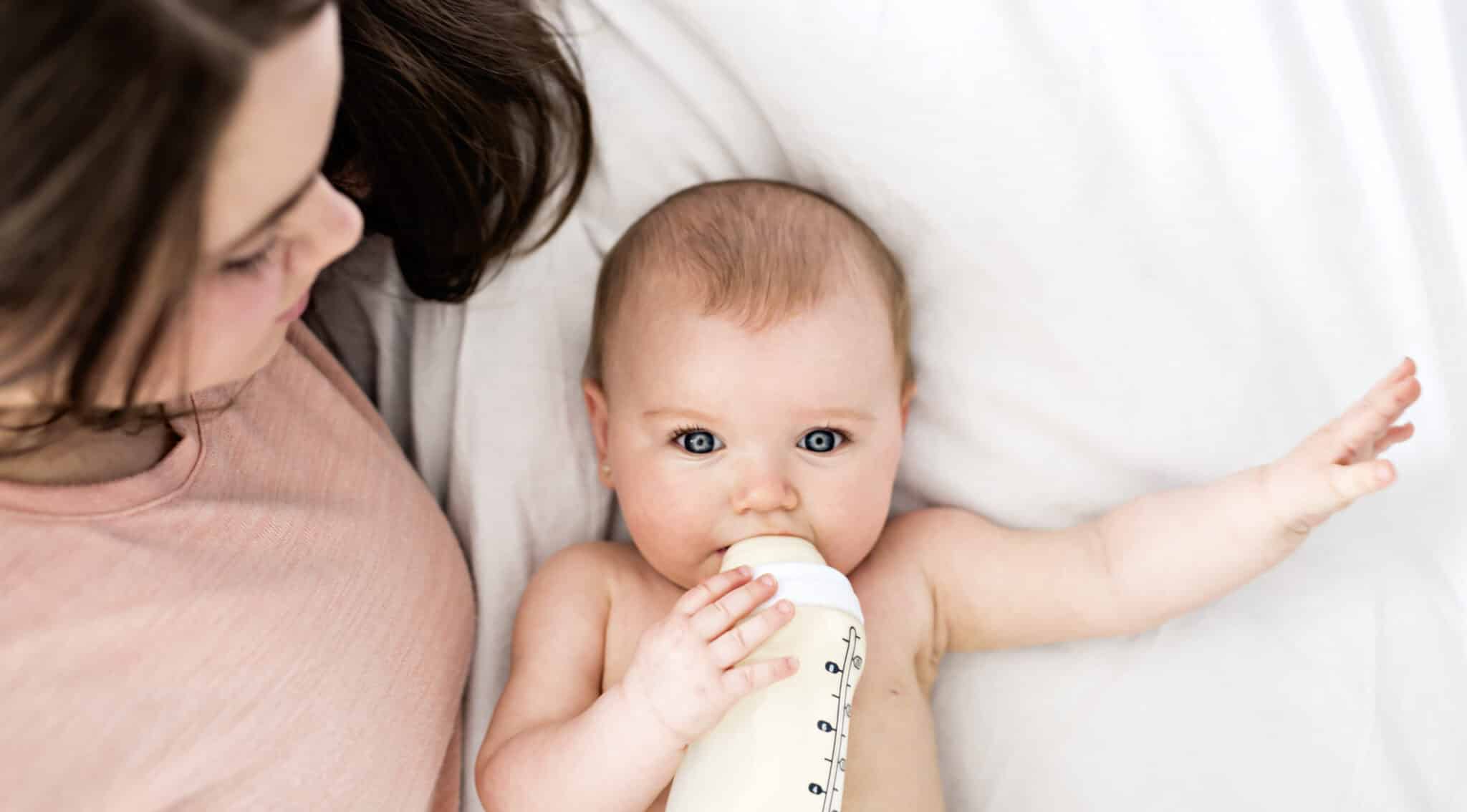 Schwallartiges Erbrechen bei Babys: Magenpförtner kann Ursache sein