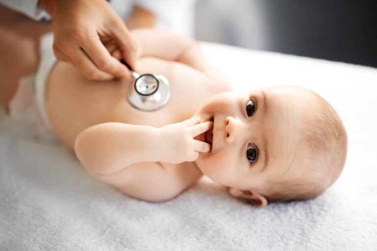 Was gehört in die Baby-Hausapotheke?