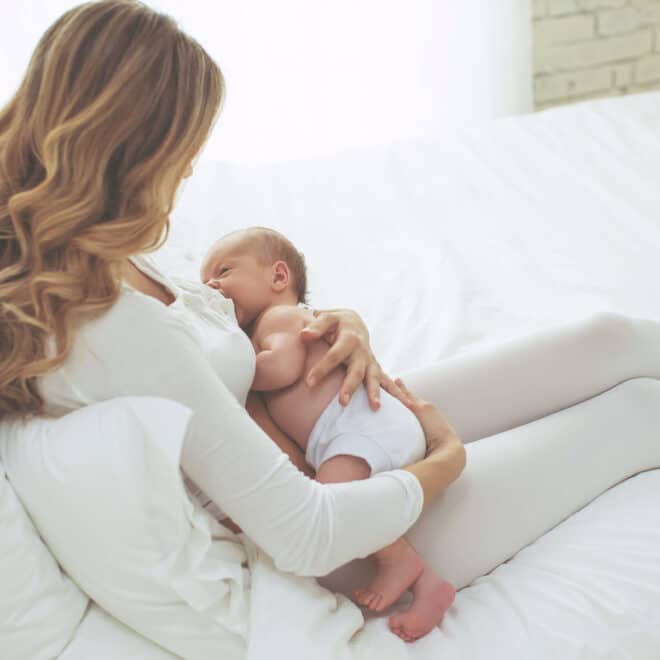Stillen: Trinkt das Baby genug Muttermilch?