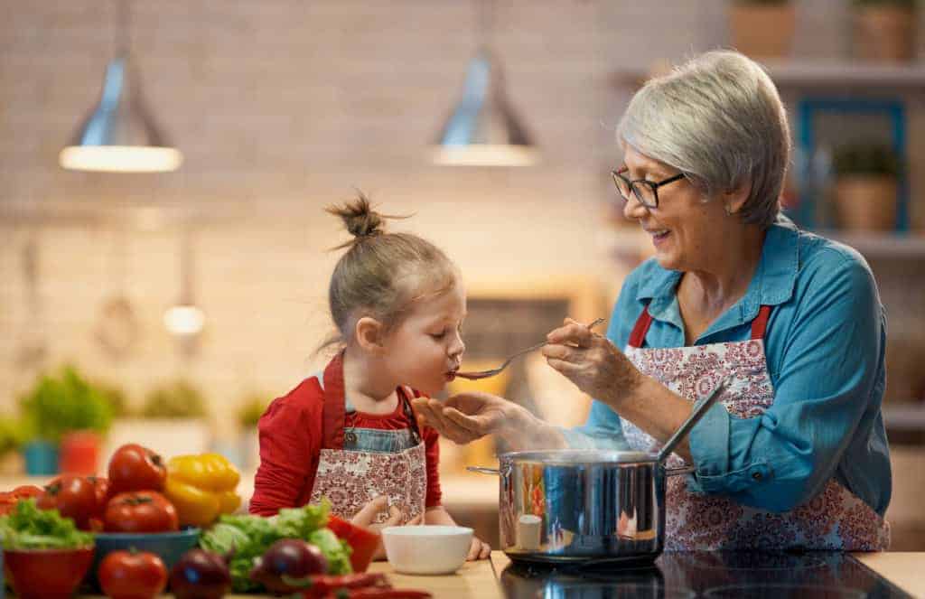 Oma wusste noch wie es geht, sagen heute viele ältere Menschen. Und das stimmt ja auch zu einem Teil. Aber: Oma führte ein ganz anderes Leben, zu anderen Zeiten.