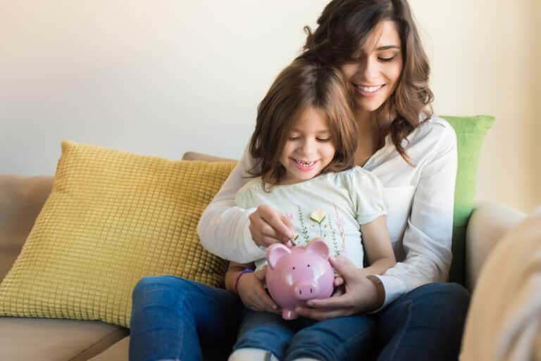 Im Familienalltag Geld sparen: So gelingt es