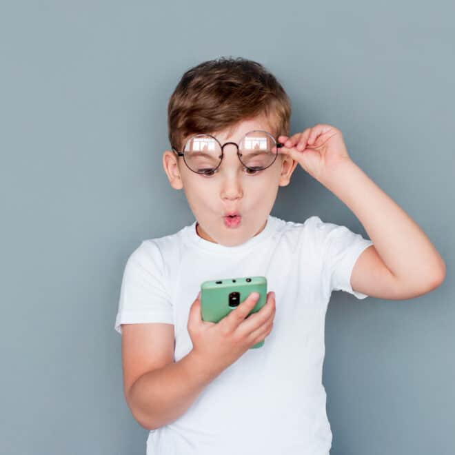 Sicherer Umgang für Grundschulkinder mit Handys und digitalen Medien