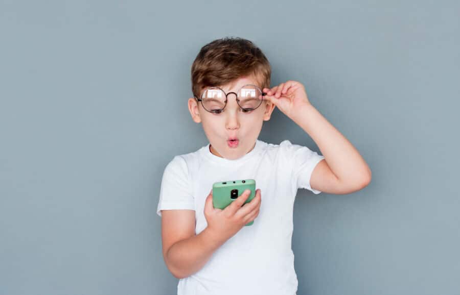 Sicherer Umgang für Grundschulkinder mit Handys und digitalen Medien