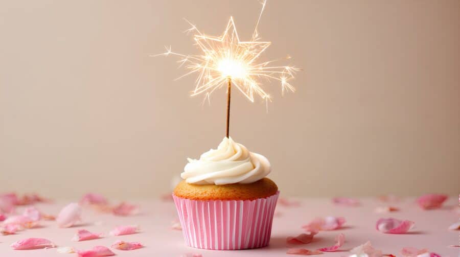 Den eigenen Geburtstag feiern: So gelingt die Planung junger Eltern