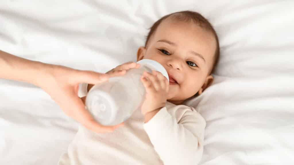 Baby Ernährung im vierten Monat
