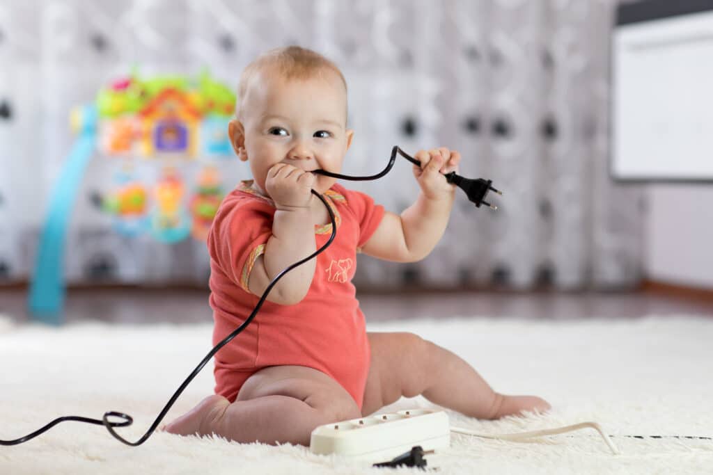 Baby acht Monate - Gesundheit und Sicherheit