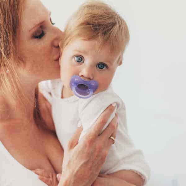 Dein Baby im 8. Monat - Entwicklung und Förderung