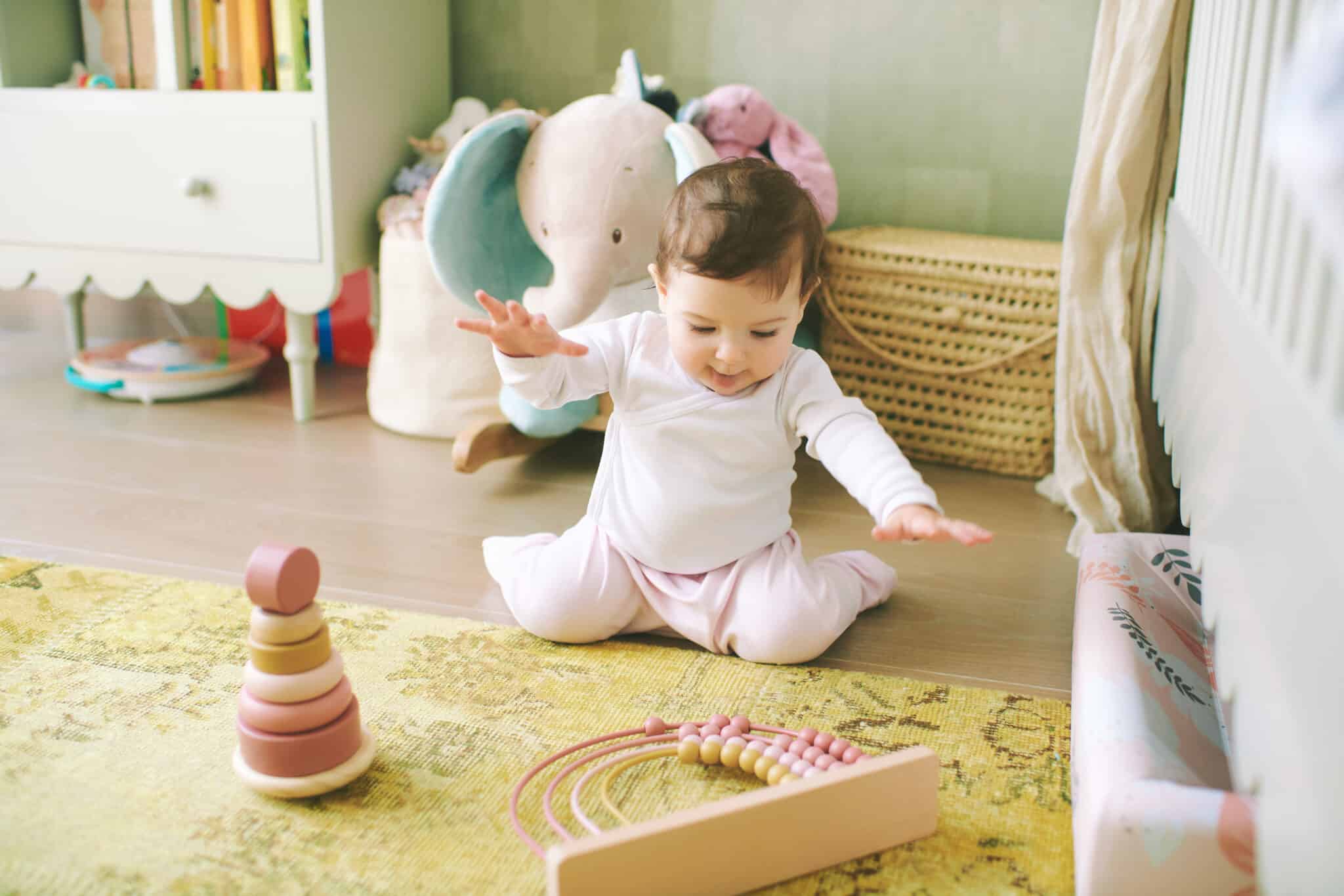 Dein Baby mit 9 Monaten