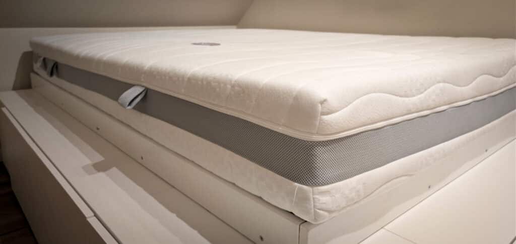 Die Ravo-SPRING Federkernmatratze im Familien-Test