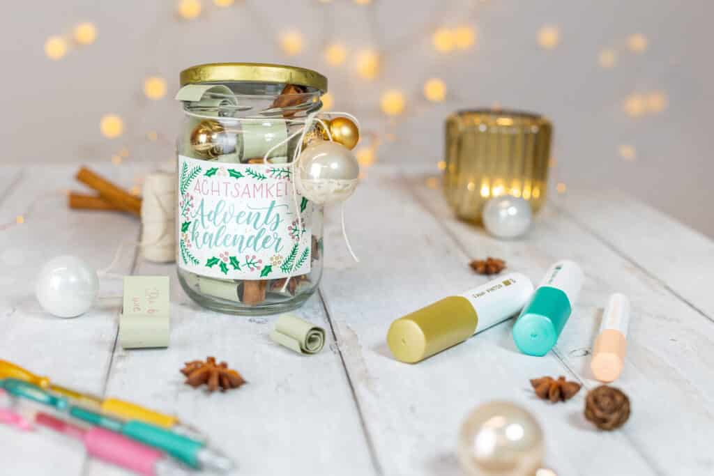 Ein Achtsamkeits-Adventskalender verspricht Entschleunigung und Gelassenheit. Foto: djd/Pilot Pen