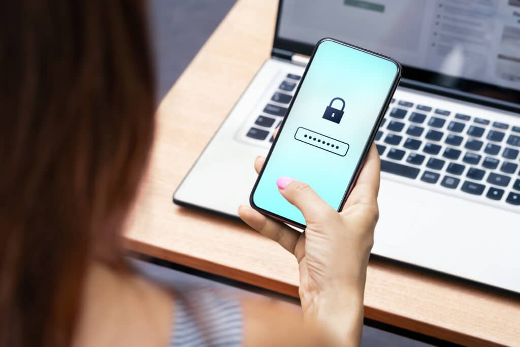 Internetsicherheit zu Hause und unterwegs