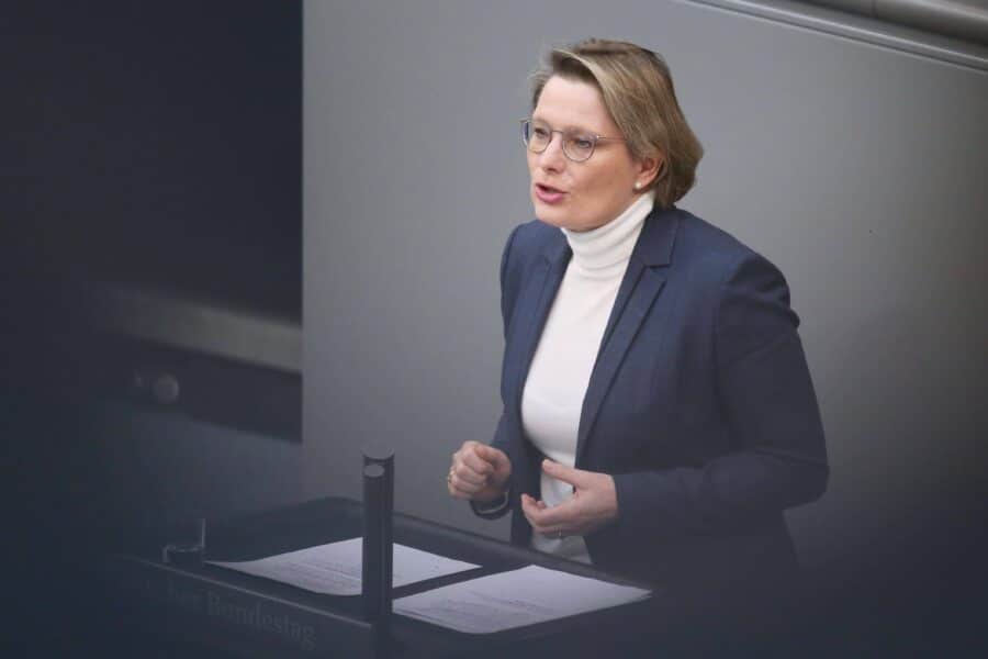 Häusliche Gewalt und Umgangsrecht: Kinder sollen besser geschützt werden