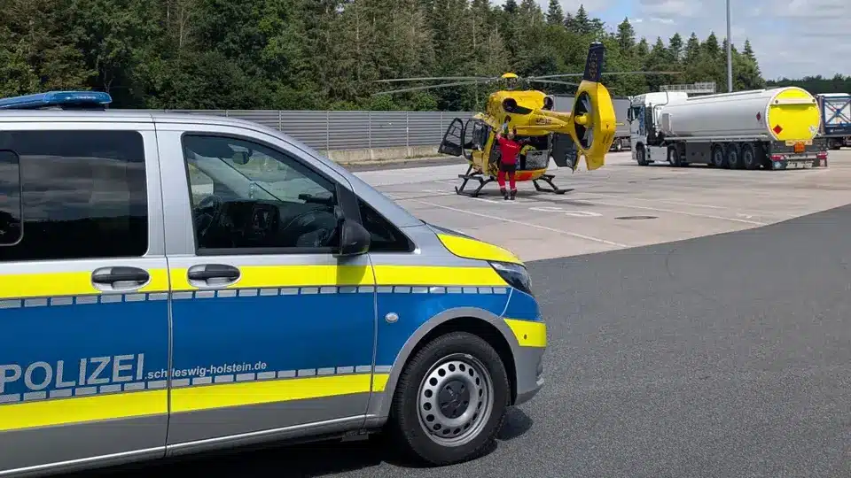 Babyglück auf der A7: Junge kommt auf Rastplatz zur Welt