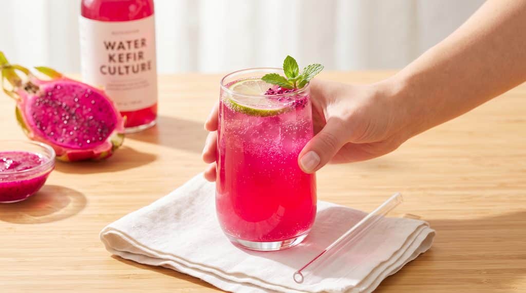 Getränk aus Wasserkefir Kulturen. Lecker aber oft in der Schwangerschaft keine gute Idee.