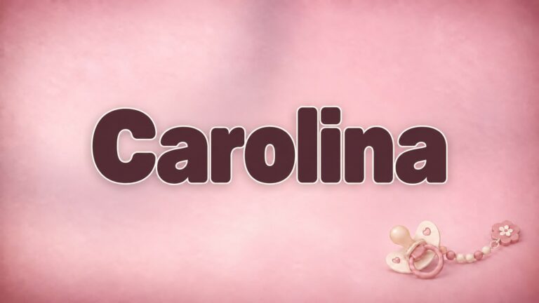 Vorname Carolina in dunkelroter Schrift auf rosafarbenem Hintergrund mit Schnullerkette
