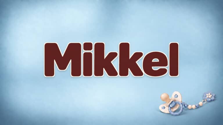 Mikkel in brauner Namensschrift auf dem originalen babyblauen Hintergrund mit Schnuller